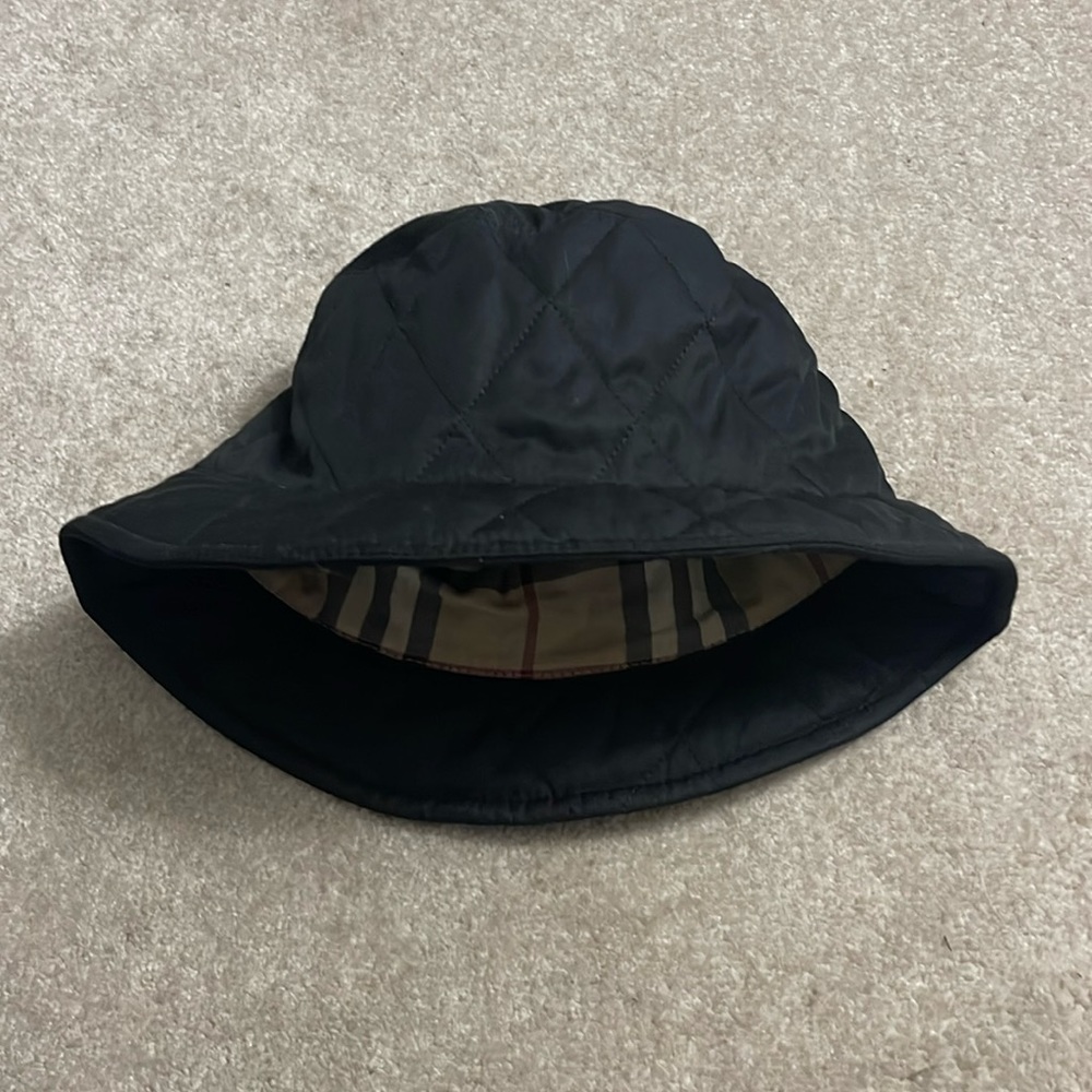 Burberry bucket hat